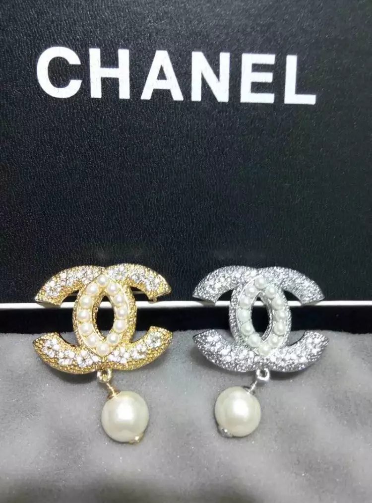 Spilla Chanel Modello 212